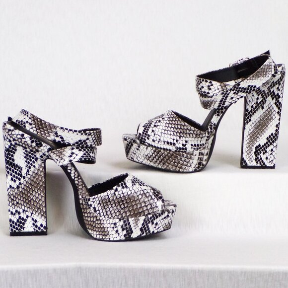 QUPID size 6.5 - 7 approx. black/white/gray faux-snake ultra-high-heel  sandals - Picture 4 of 14
